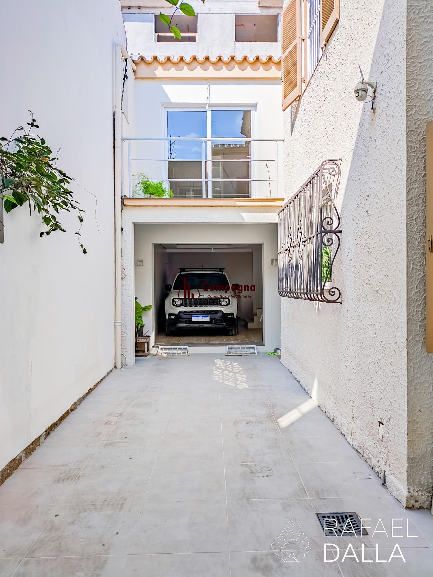 Casa com piscina e 5 vagas em frente ao Zaffari na Luiz Afonso — foto 3