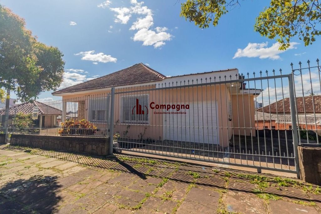 Casa de 3 Dormitório(s) Bairro Jardim Itu - Porto Alegre
