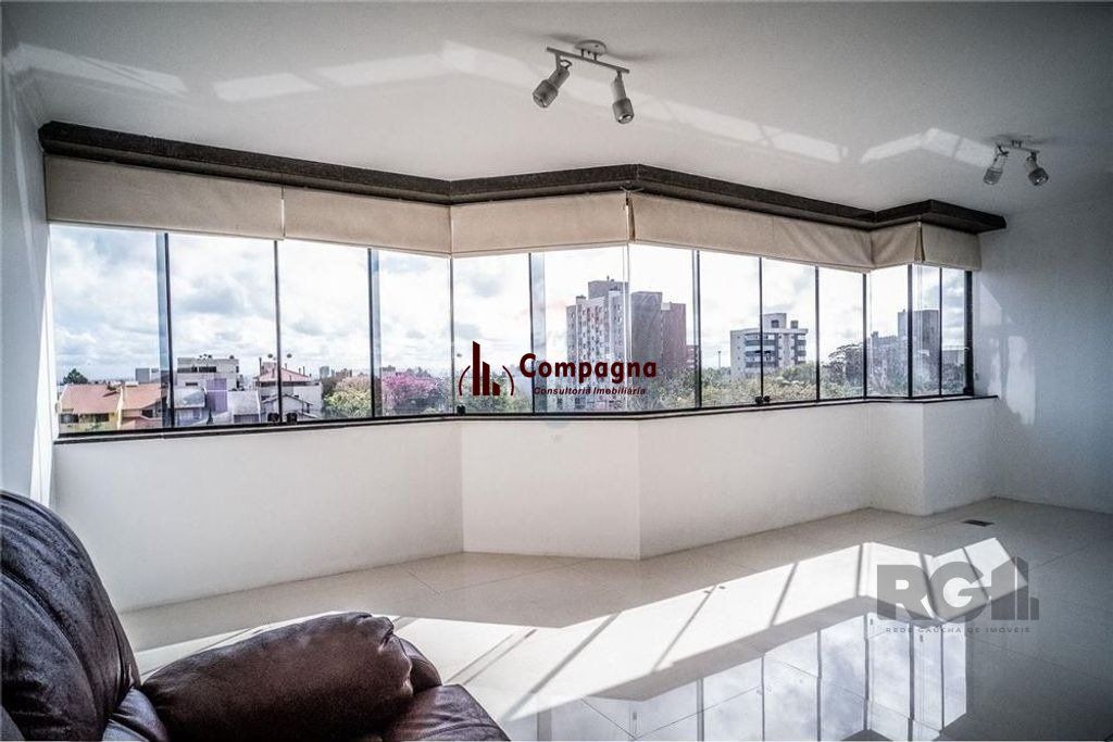 Excelente cobertura de 255m² com 3 dormitórios e 2 vagas.