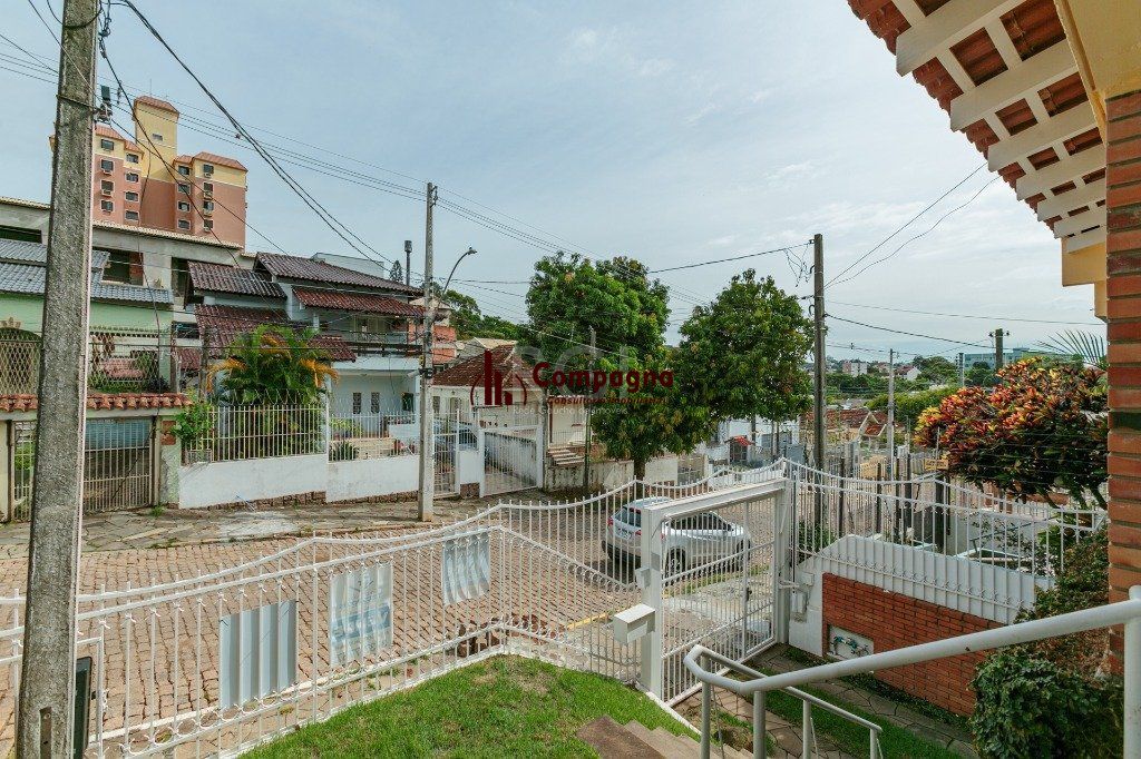 Casa 3 Dormitório(s) Bairro Teresópolis — foto 2