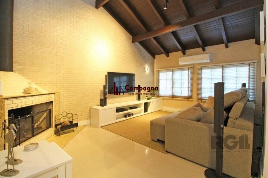 Casa 245m² - 3 dormitórios, 4 vagas no bairro Cavalhada — foto 2