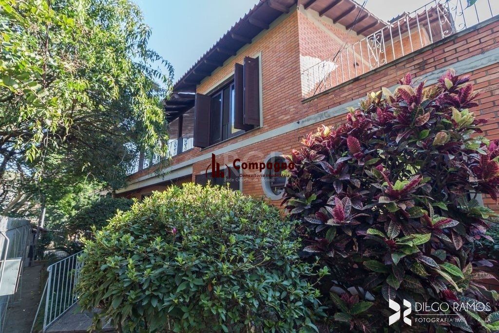 Casa 4 Dormitório(s) Bairro Medianeira