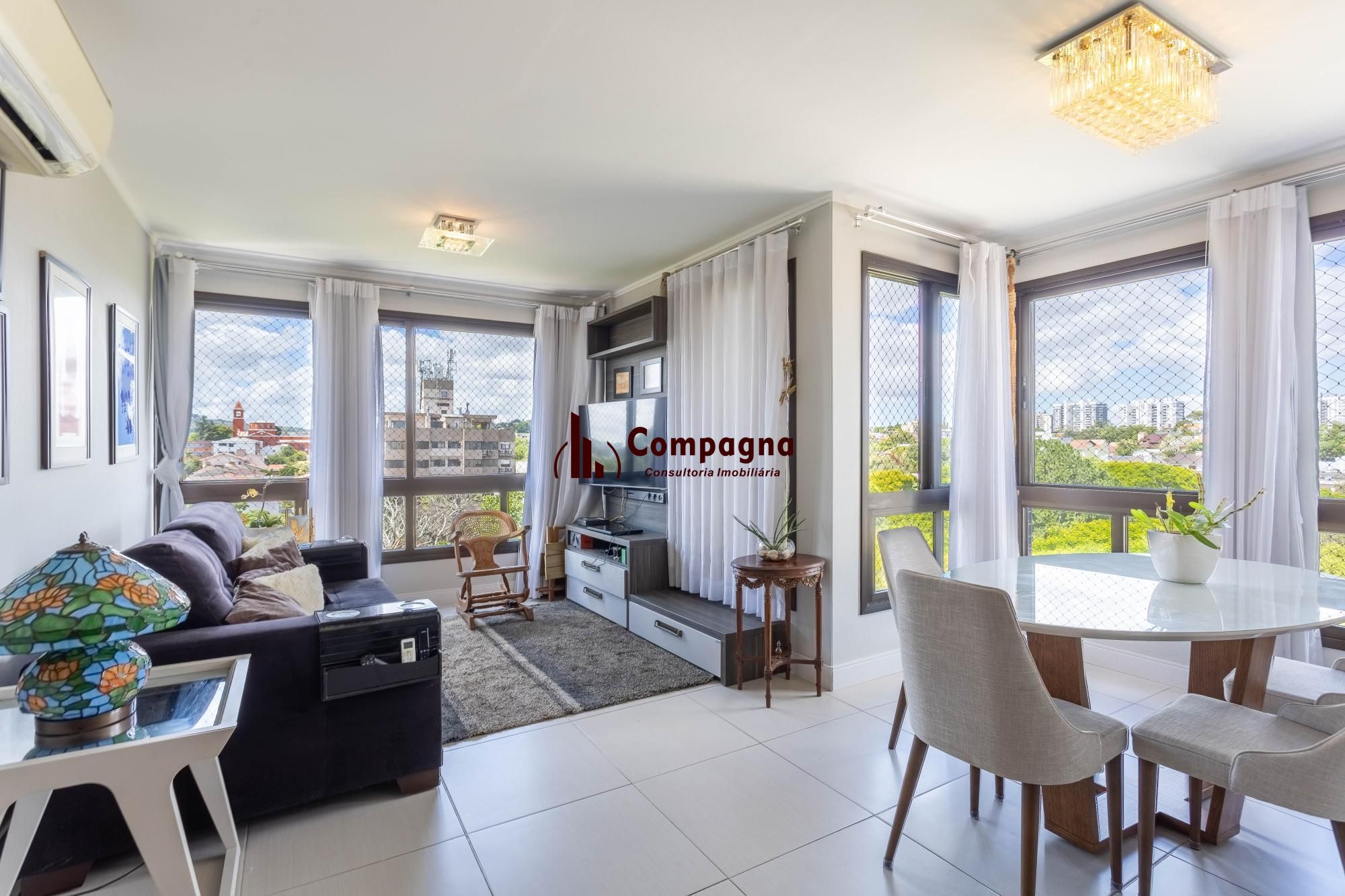Apartamento à Venda com 2 Dormitórios (1 Suíte) e 2 Vagas Cobertas - Vila Ipiranga, Porto Alegre/RS — foto 2