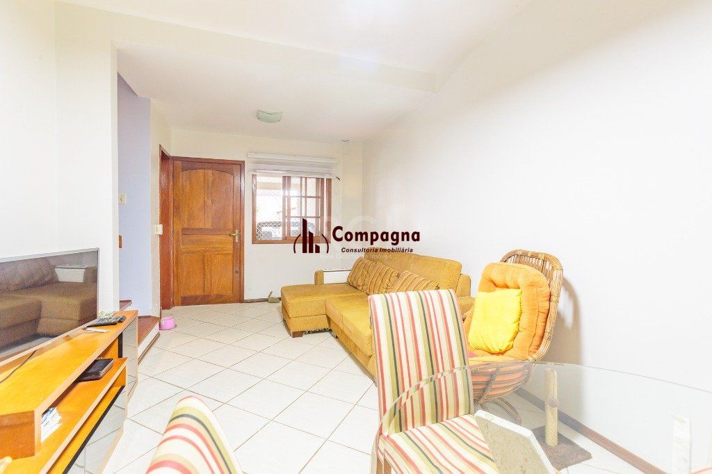 Casa 160m² - 3 dormitórios, 1 suíte, churrasqueira, terraço e 2 vagas de garagem no Guarujá — foto 3