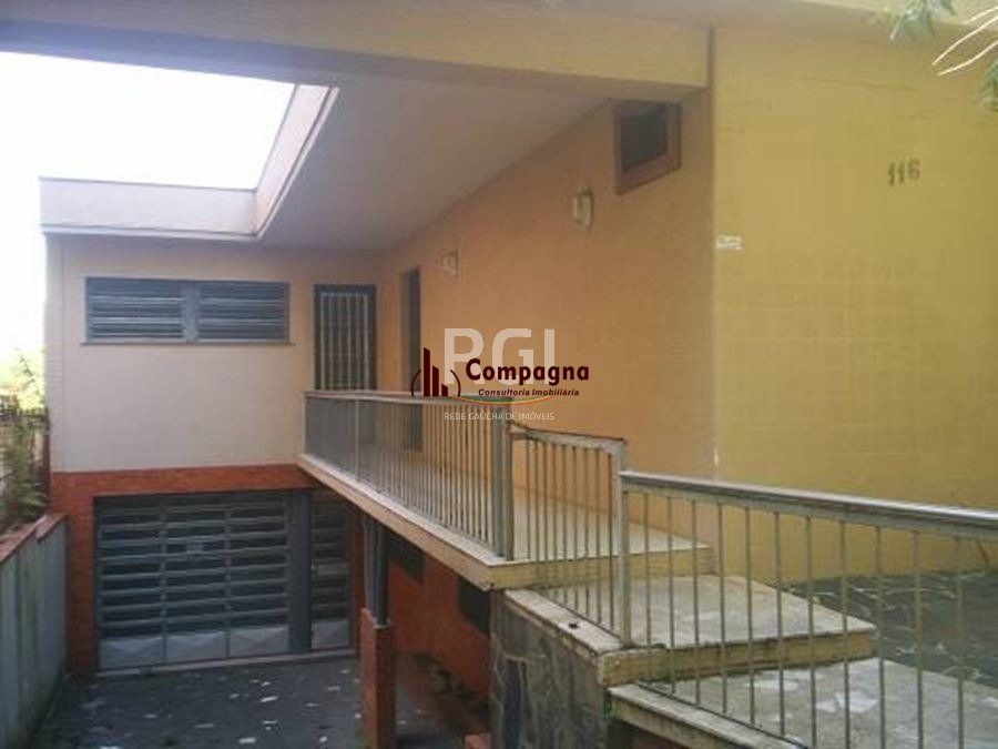 Casa para Venda - 250m², 3 dormitórios, 2 vagas - Petrópolis — foto 3