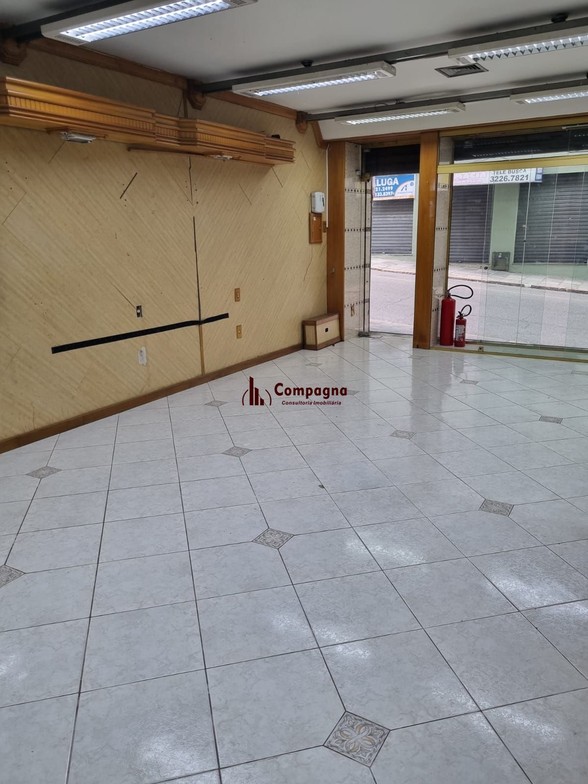 Loja Térrea de Frente à Venda no Centro Histórico de Porto Alegre — foto 4