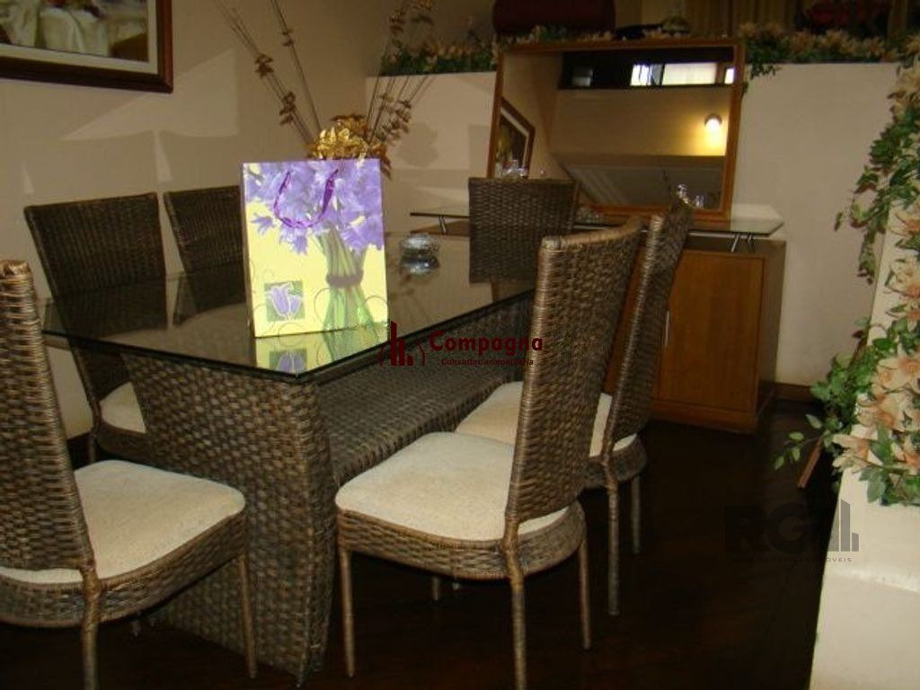Casa de 370m² - 4 dormitórios, 2 suítes e 4 vagas de garagem no bairro Espírito Santo — foto 3