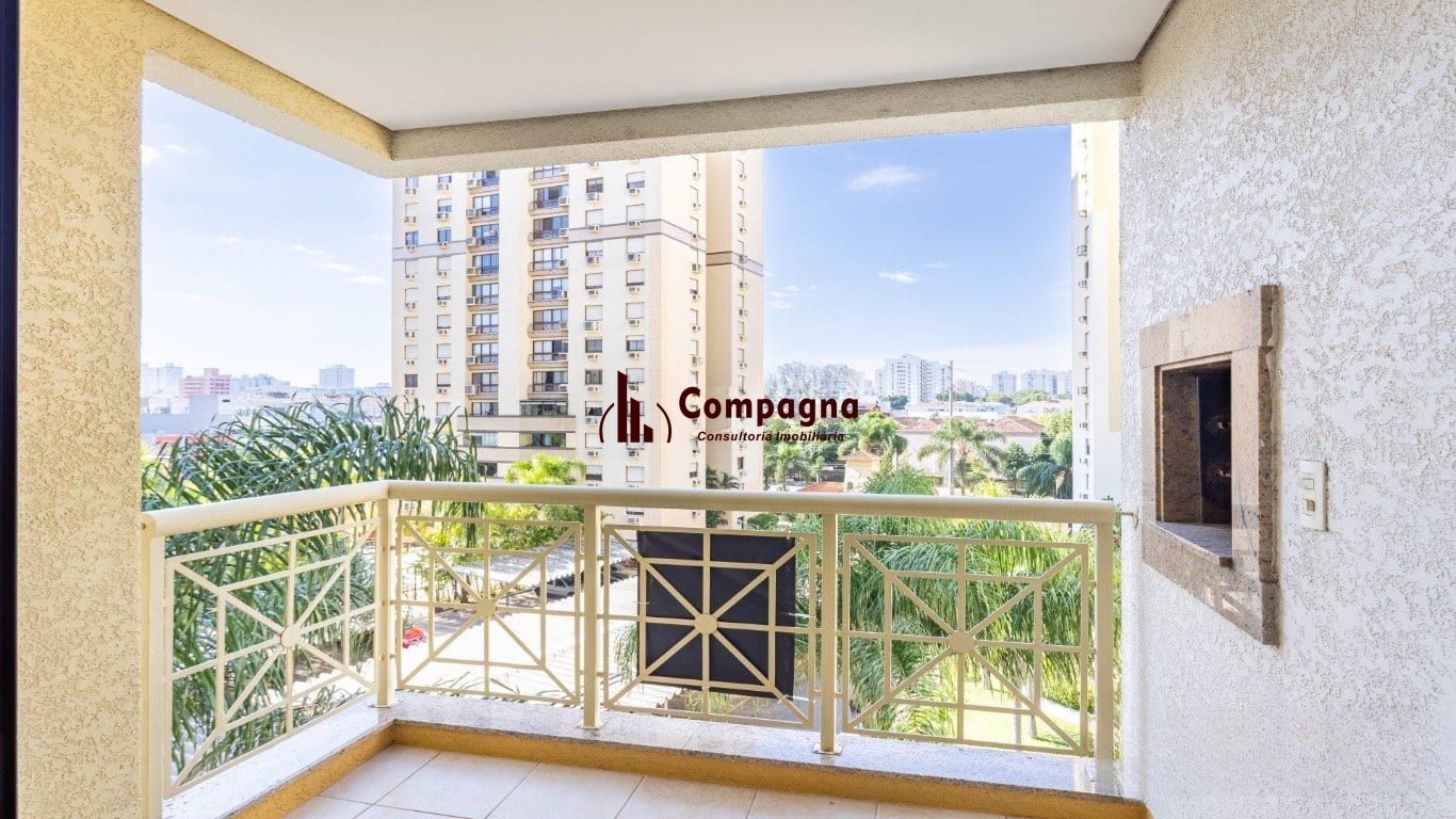Apartamento de 2 dormitorios à venda em Passo da Areia, Porto Alegre.