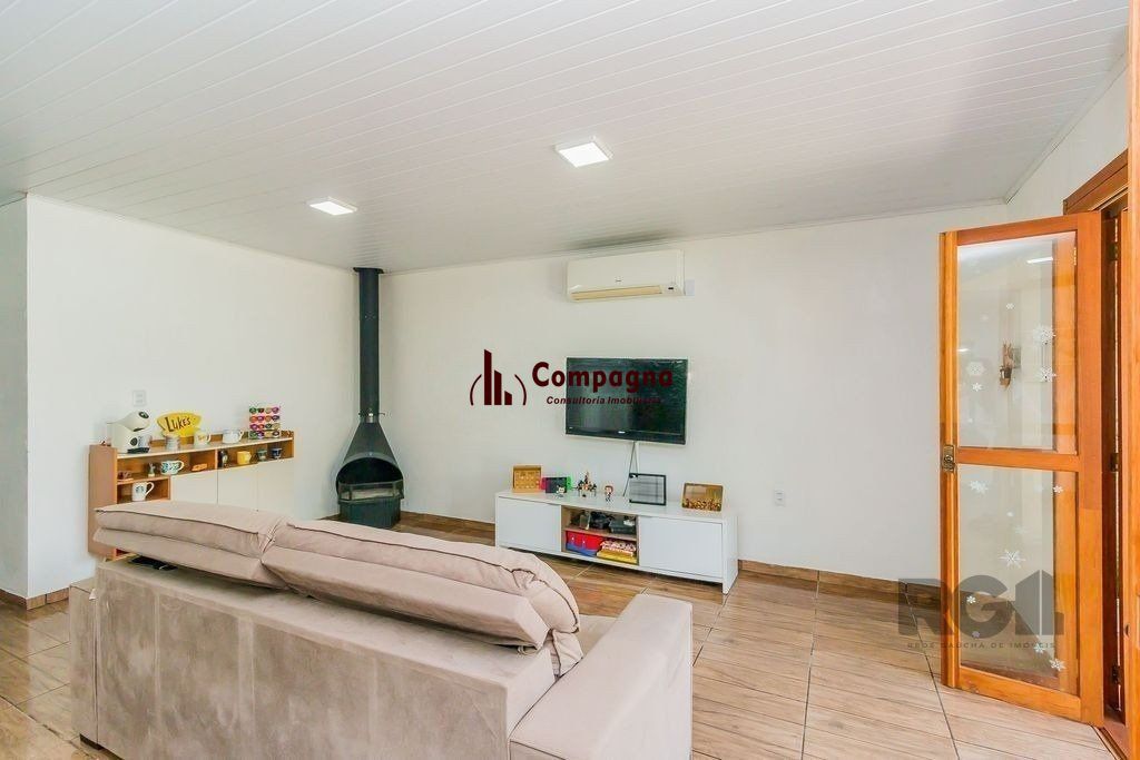 Casa de 2 dormitórios com 98m² no Bairro Lomba do Pinheiro — foto 3