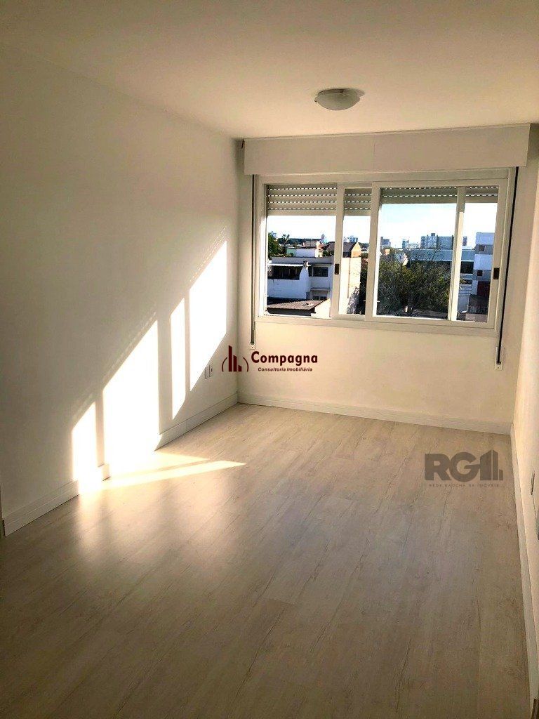 Apartamento 58m² - 2 dormitórios e 1 vaga no bairro Santa Maria Goretti — foto 2