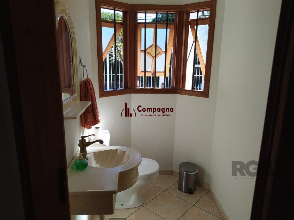 Casa 234m² - 3 dormitórios, 1 suíte e vaga para 6 carros no Jardim São Pedro — foto 4