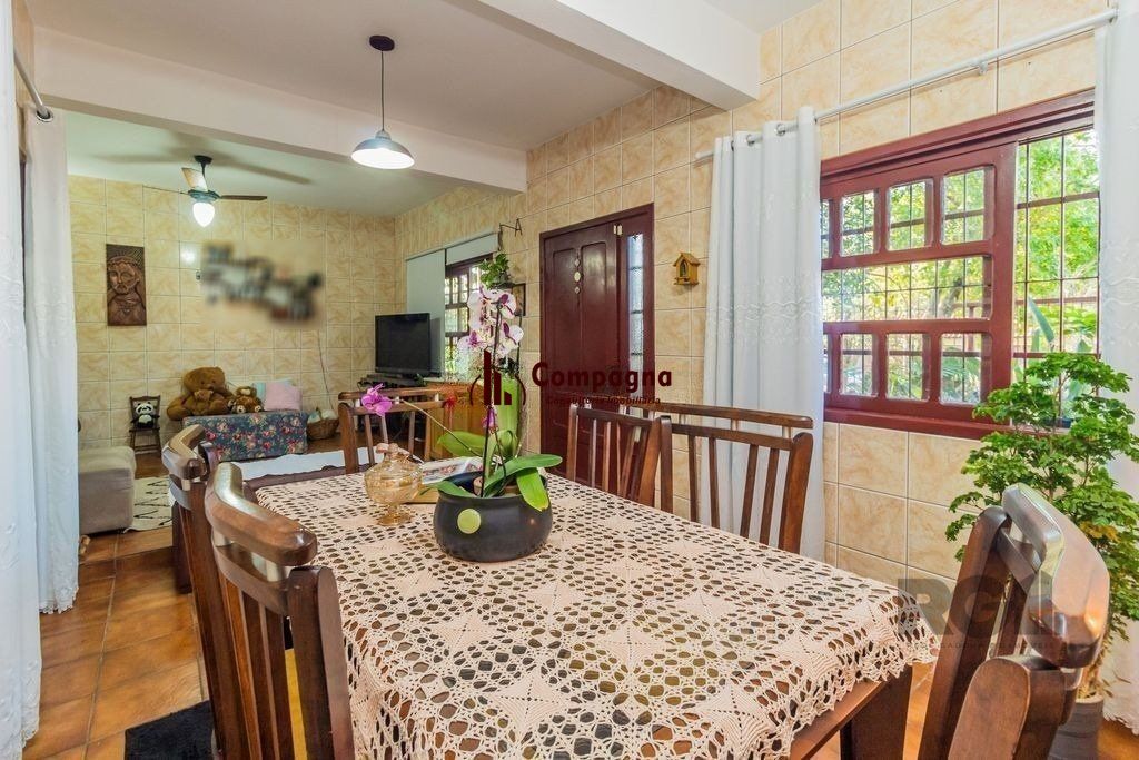 Sobrado de 215m² - 4 dormitórios, 5 vagas no bairro Passo das Pedras — foto 4