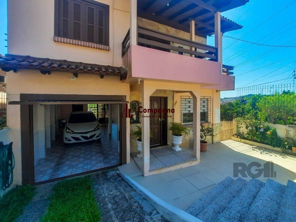 Excelente casa de 240m² com 4 dormitórios e 2 vagas. — foto 2
