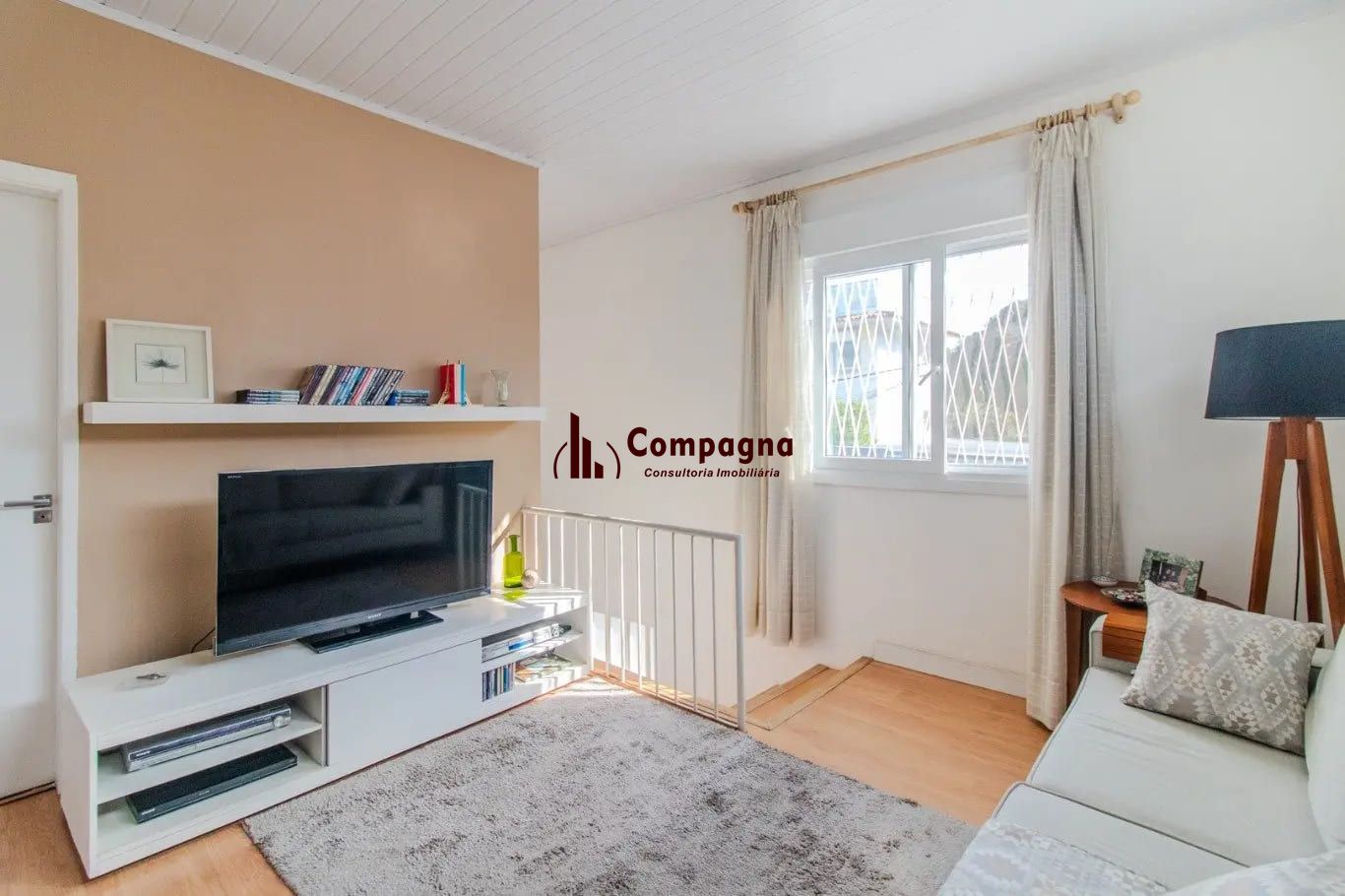 Casa de 3 dormitórios com 90m² à venda no Bairro Medianeira — foto 2