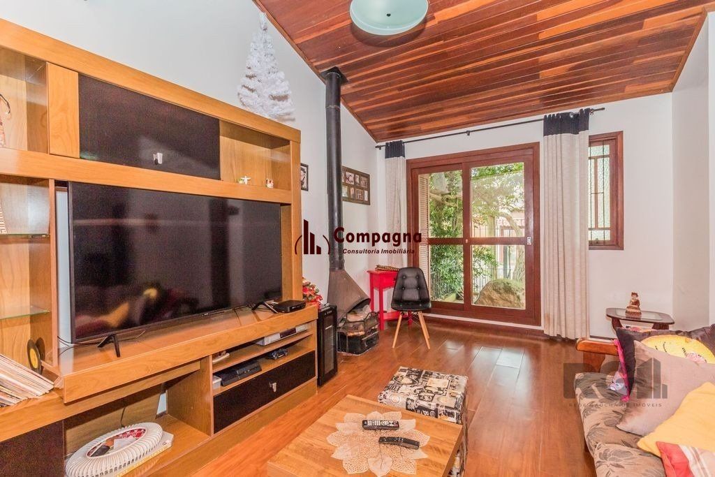 Casa 207m² - 3 dormitórios, 3 vagas no bairro Vila Nova