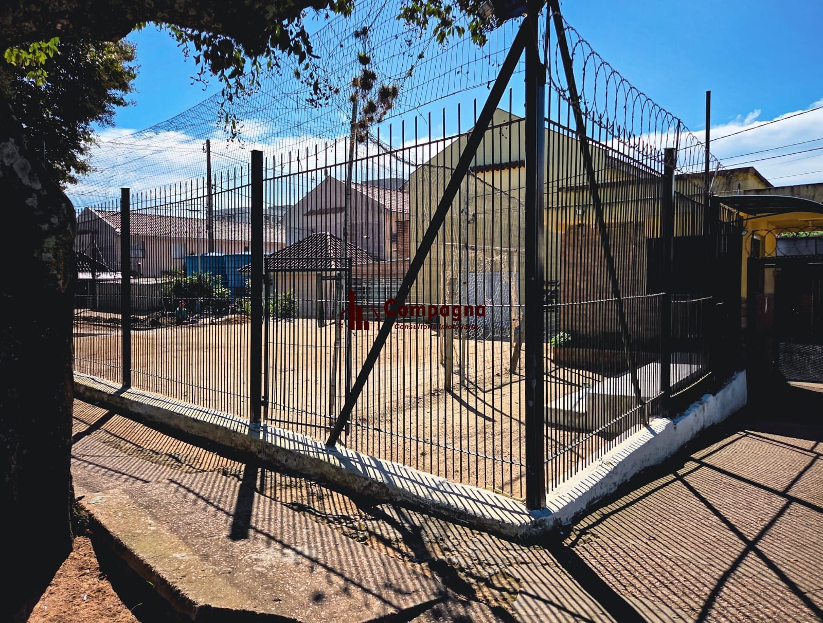 A VENDA, SOBRADO EM CONDOMÍNIO, NA AV. ATILIO SUPERTI 600.  *NÃO ACEITA FINANCIAMENTO*. — foto 2