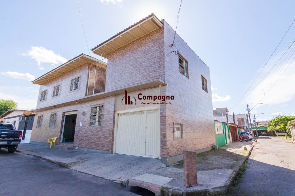Casa com 3 quarto e 230m² à venda em Farrapos, Porto Alegre.
