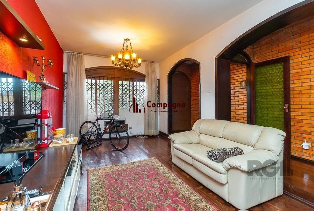 Casa de 245m² com 5 dormitórios no bairro Sarandi — foto 3