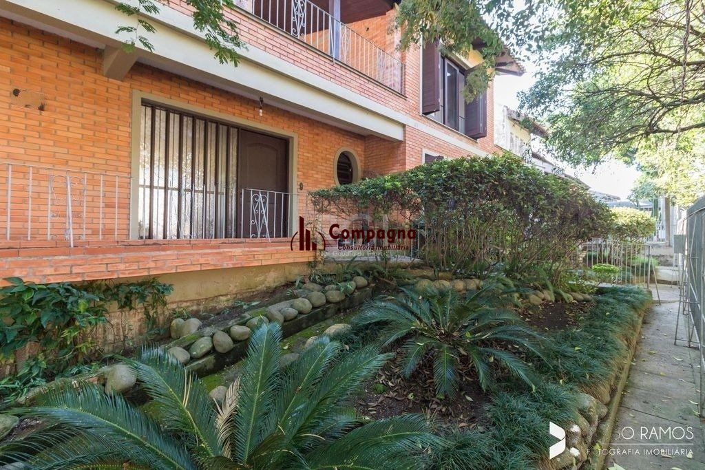 Casa 4 Dormitório(s) Bairro Medianeira — foto 2