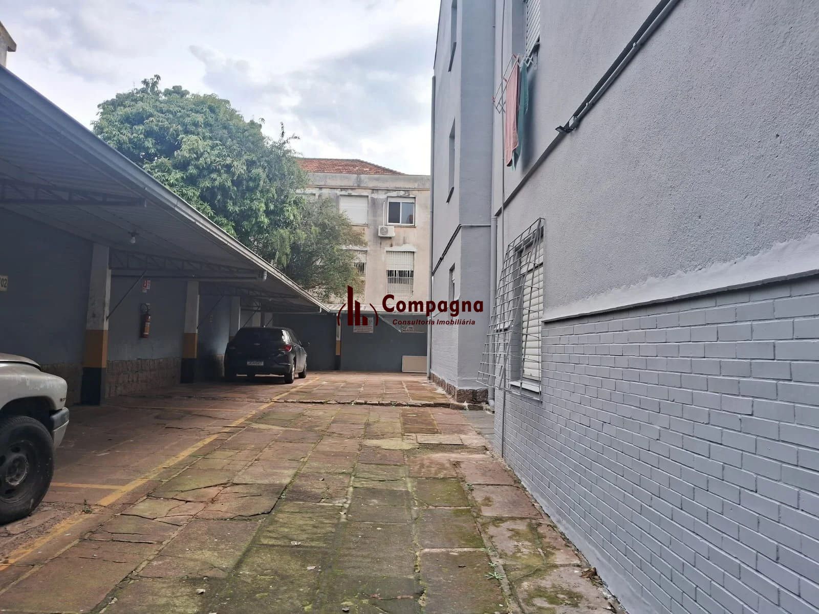 Apartamento de 2 dormitórios no Bairro São Sebastião, Porto Alegre — foto 2