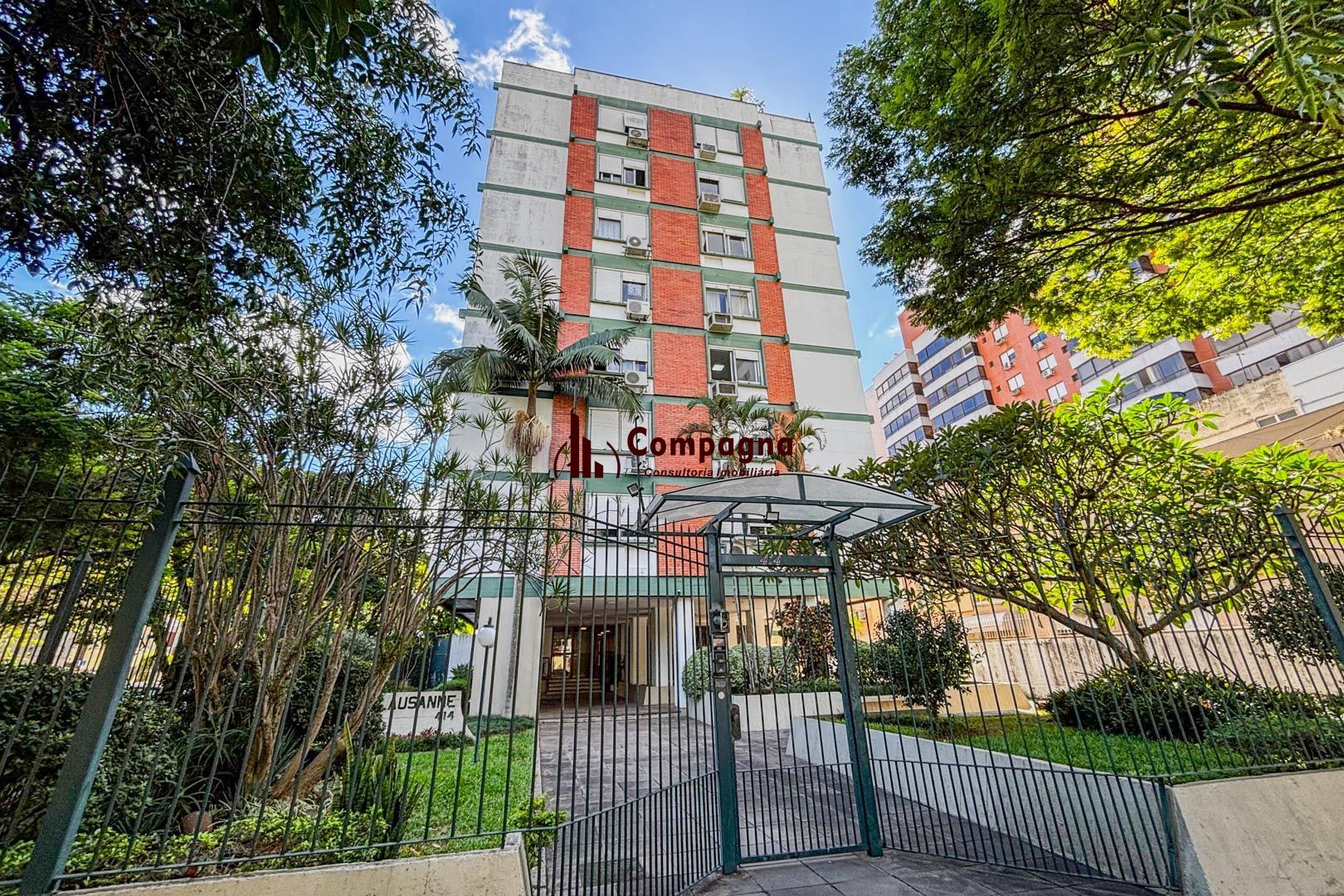 Apartamento de 03 dormitorios com suite e vaga coberta no bairro Menino Deus — foto 2