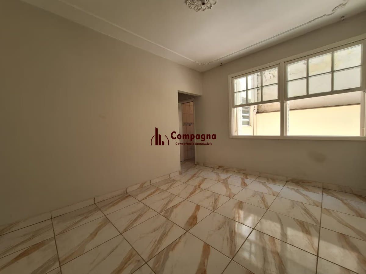 Apartamento de 2 dormitórios à venda em Praia de Belas, Porto Alegre.