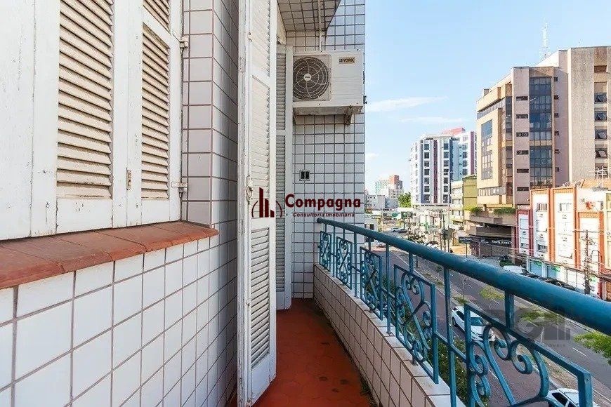 Apartamento 74m², 2 dormitórios no bairro São João — foto 2
