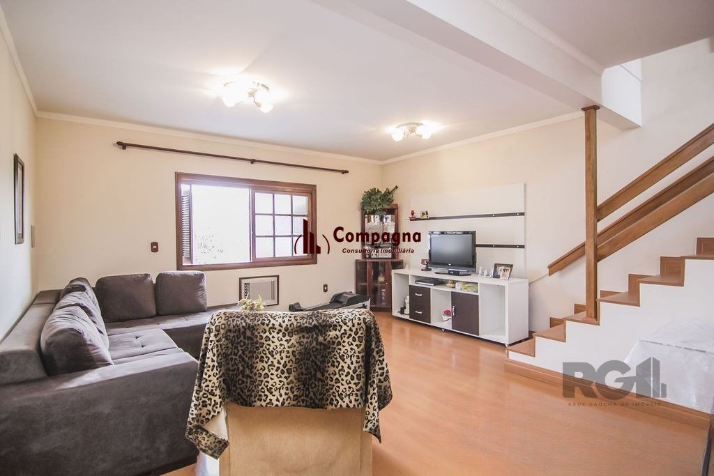Casa de 2 dormitórios, no bairro Partenon