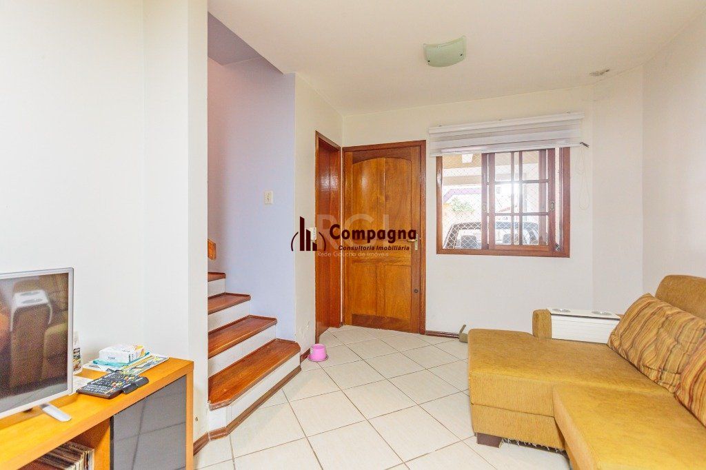 Casa 160m² - 3 dormitórios, 1 suíte, churrasqueira, terraço e 2 vagas de garagem no Guarujá — foto 4