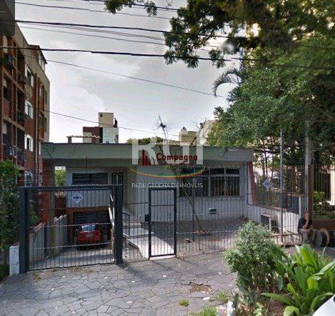 Casa para Venda - 250m², 3 dormitórios, 2 vagas - Petrópolis