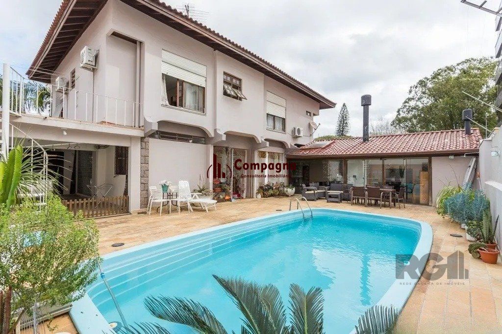 Casa com 3 dormitórios no bairro Jardim Lindóia