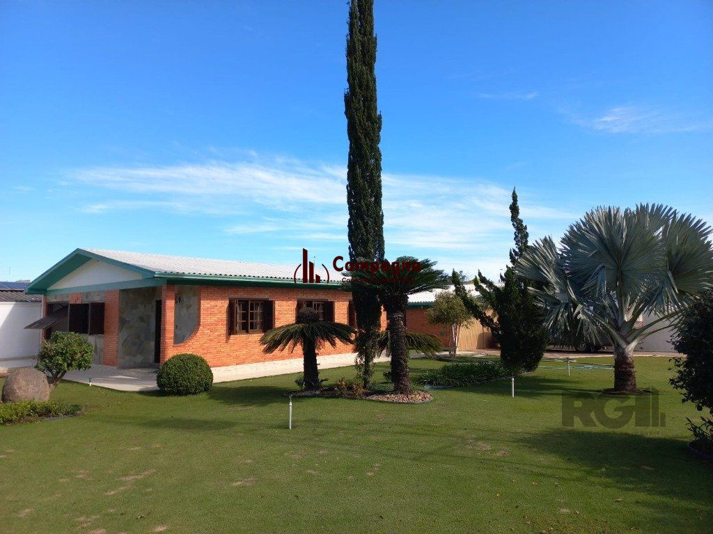 Casa 161m² - 2 dormitórios, 4 vagas no bairro Santo Onofre em Viamão