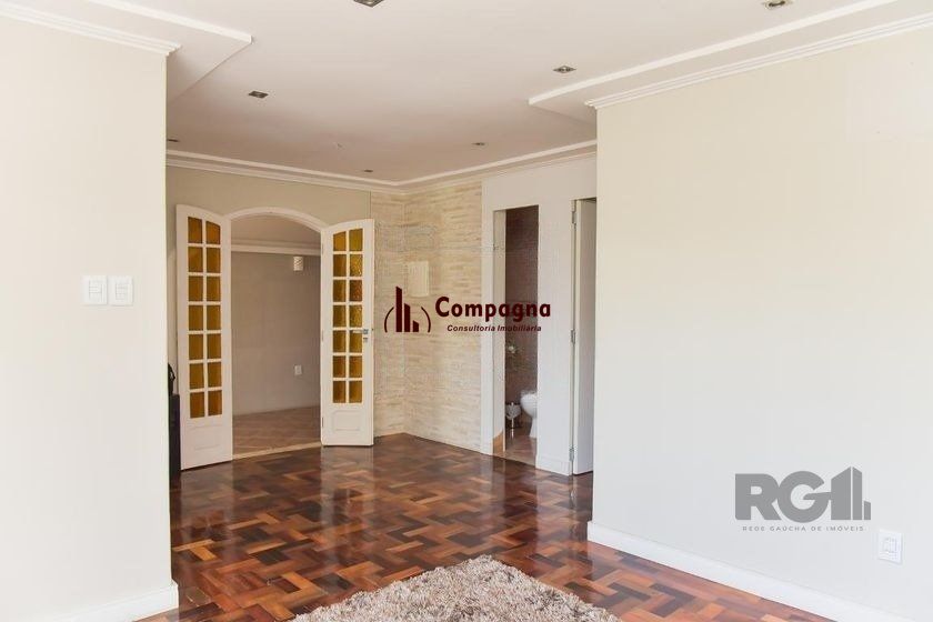 Casa de 197m² - 5 dormitórios, 3 vagas no bairro Rubem Berta — foto 2