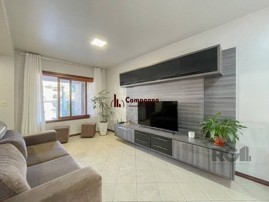 Excelente casa de 121m² com 3 dormitórios e 2 vagas.