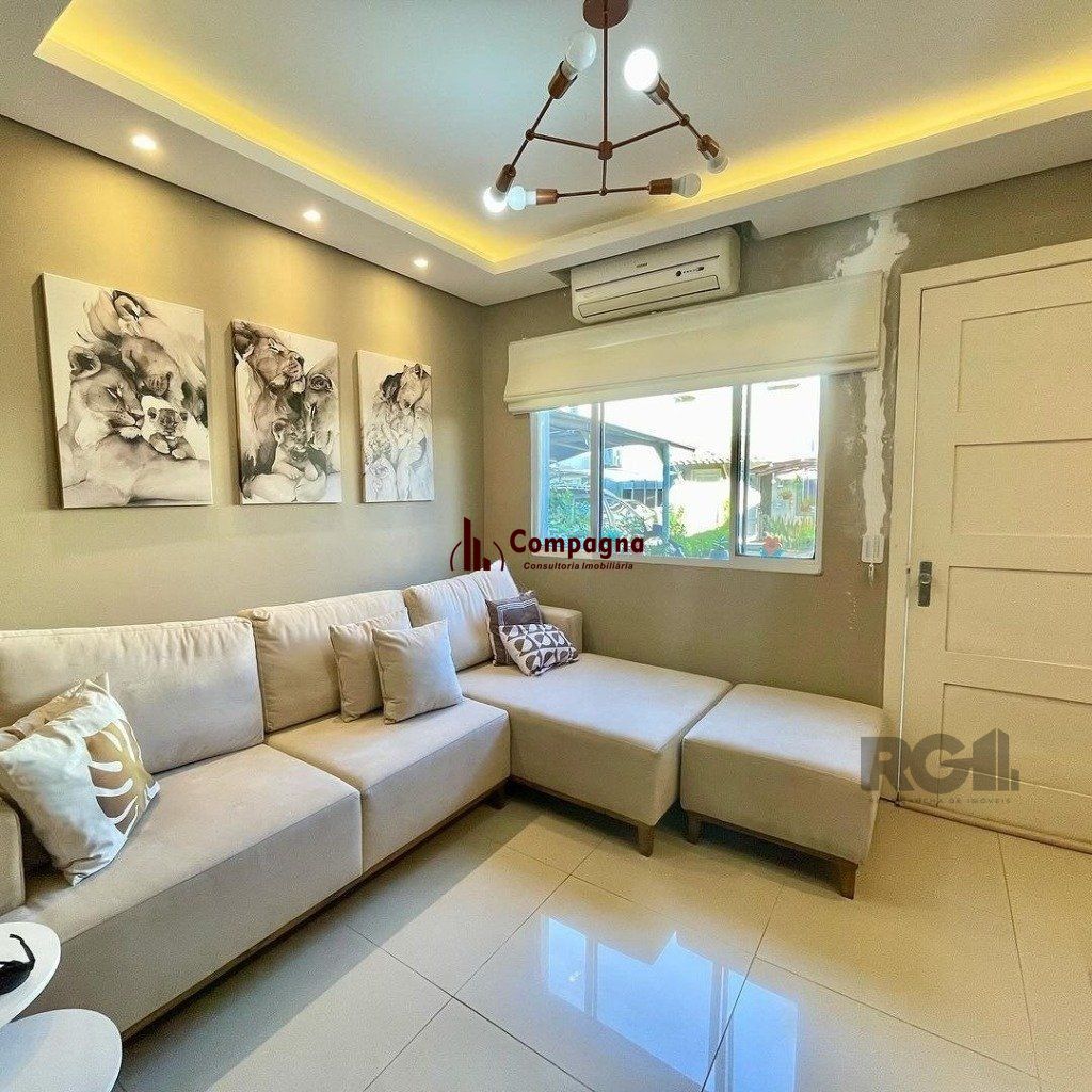 Casa em condomínio fechado - 70m², 2 dormitórios, 1 vaga de garagem no bairro Humaitá