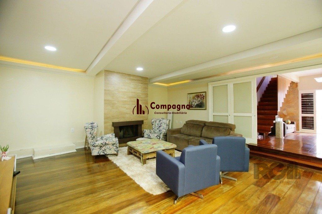 Excelente casa de 235m² com 4 dormitórios e 3 vagas no bairro Azenha. — foto 4
