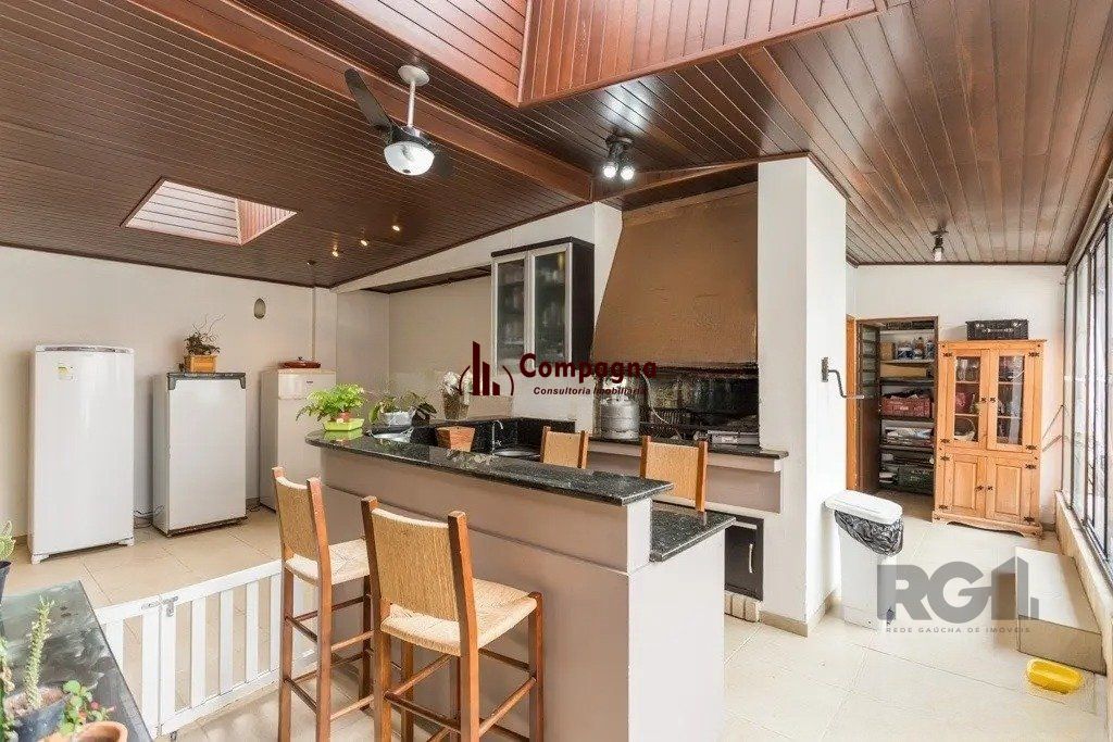 Casa com 3 dormitórios no bairro Jardim Lindóia — foto 2