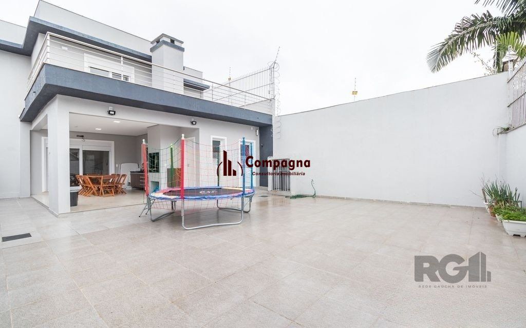 Excelente casa de 254m² com 4 dormitórios sendo 3 suítes. — foto 3