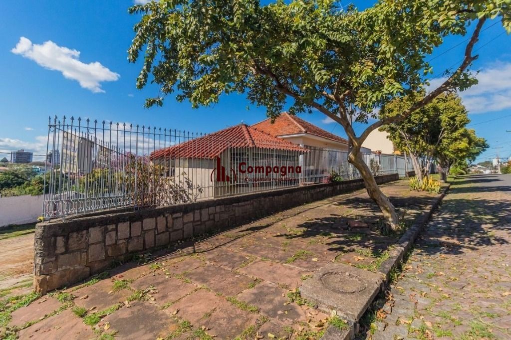 Casa de 3 Dormitório(s) Bairro Jardim Itu - Porto Alegre — foto 3