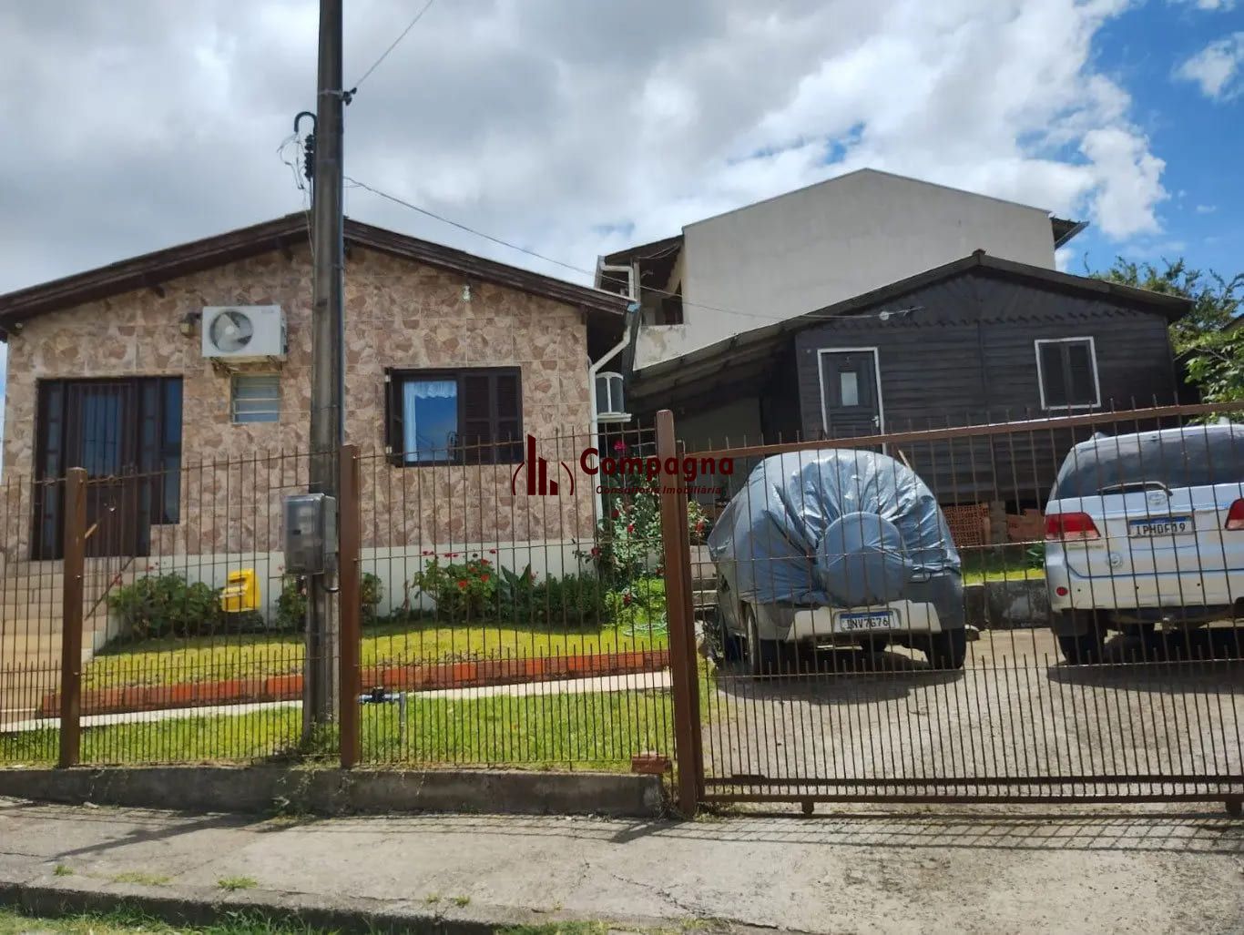 Casa de 3 dormitórios e 111m² à venda em Jardim Botânico, Porto Alegre. — foto 2