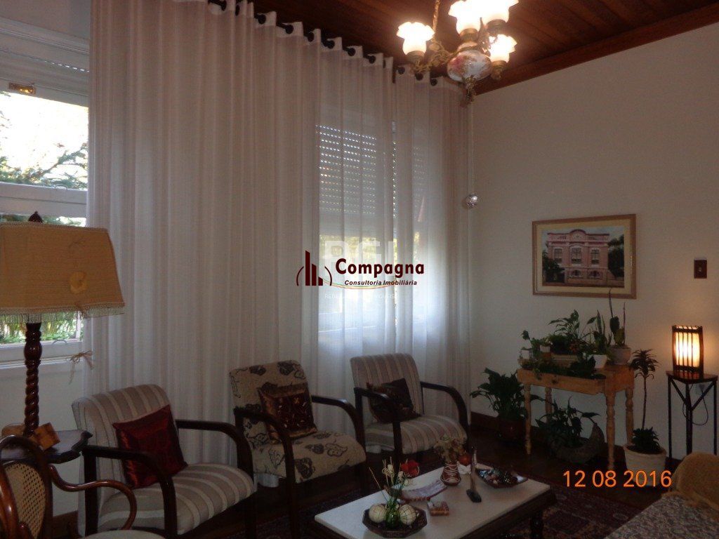 Casa para Venda - 240m², 6 dormitórios, 4 vagas - Teresópolis — foto 5