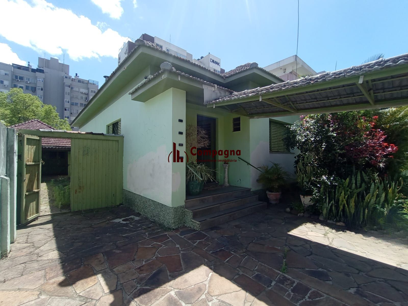 Casa 3 dormitórios no bairro Menino Deus em Porto Alegre para Alugar — foto 2