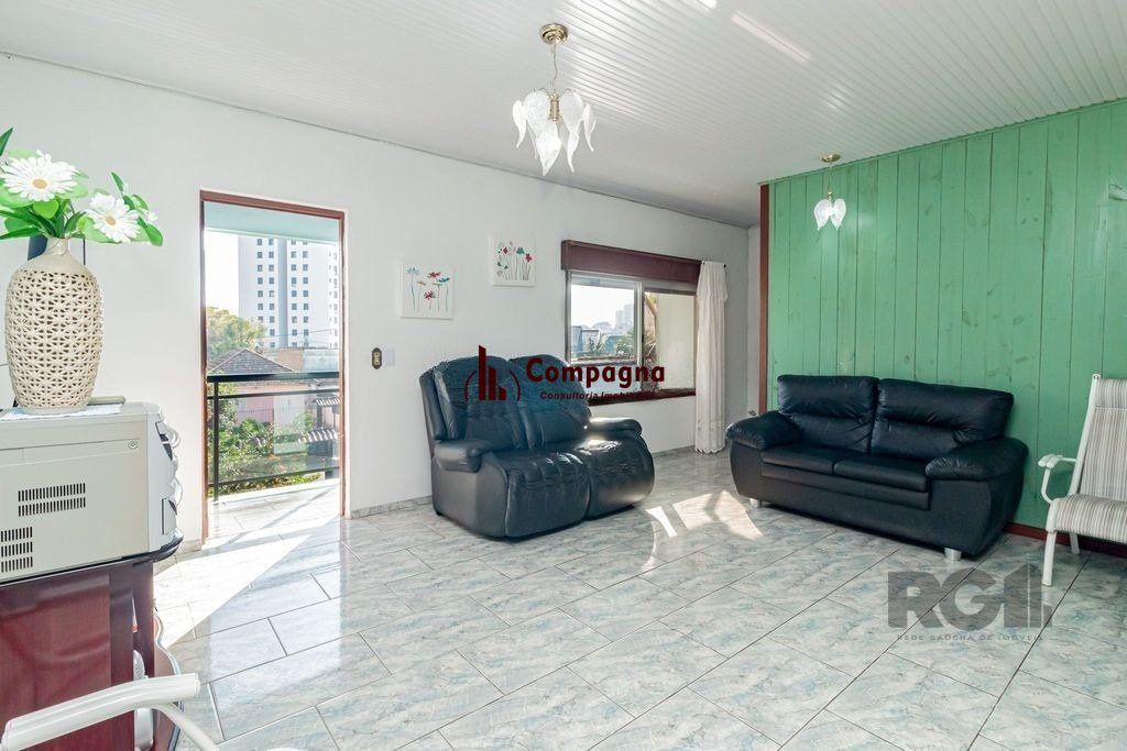 casa de 2 dormitórios, com 229m² no bairro Jardim Itu