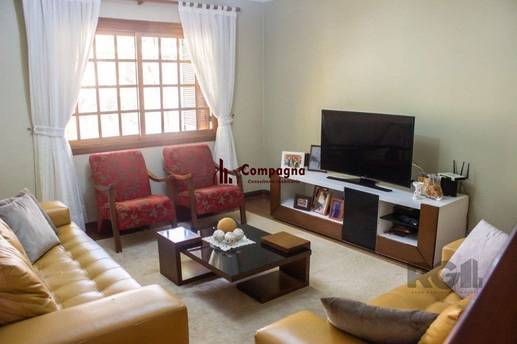 Casa 298m² - 4 dormitórios, 3 vagas na Zona Norte