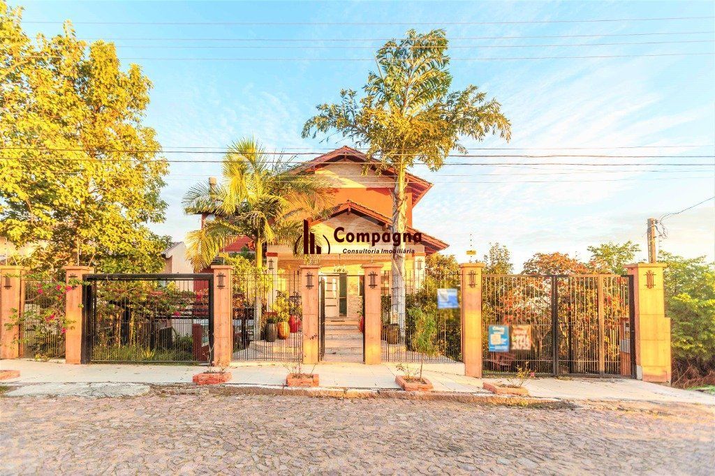 Casa de 498m², bairro Teresópolis