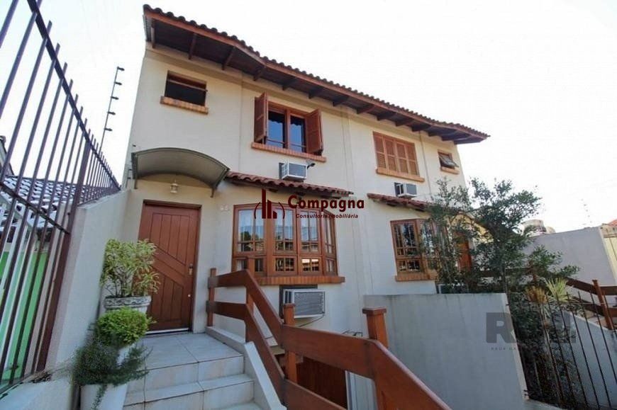 Ampla casa de 175 m² com 3 dormitórios e 3 vagas de garagem — foto 2
