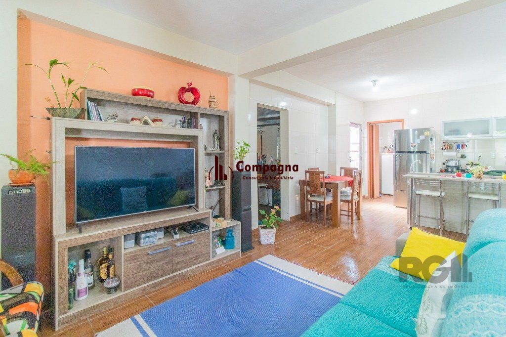Casa com 3 dormitórios e 3 vagas no bairro Santa Tereza