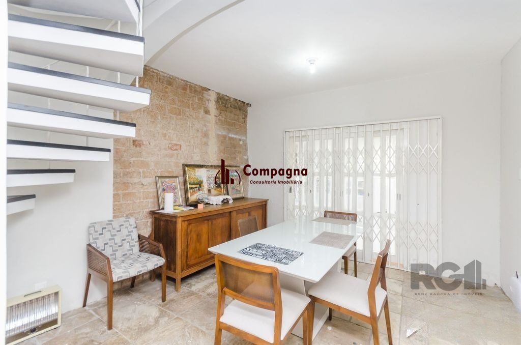 Casa de 4 dormitórios no bairro Três Figueiras — foto 2