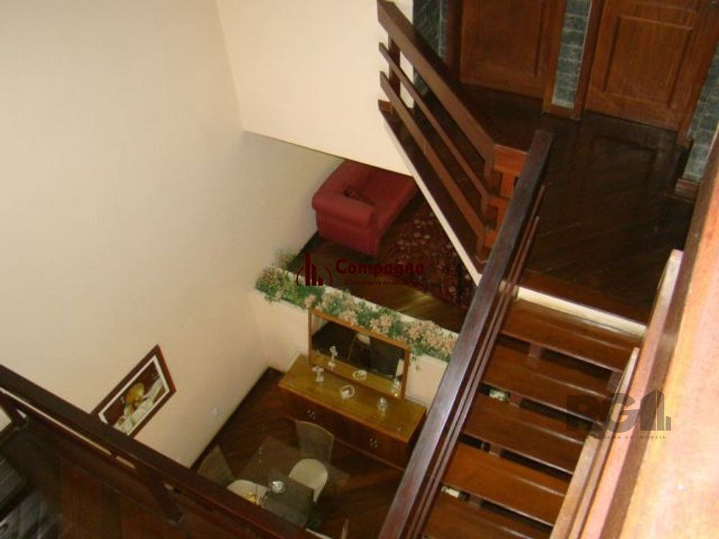 Casa de 370m² - 4 dormitórios, 2 suítes e 4 vagas de garagem no bairro Espírito Santo — foto 5