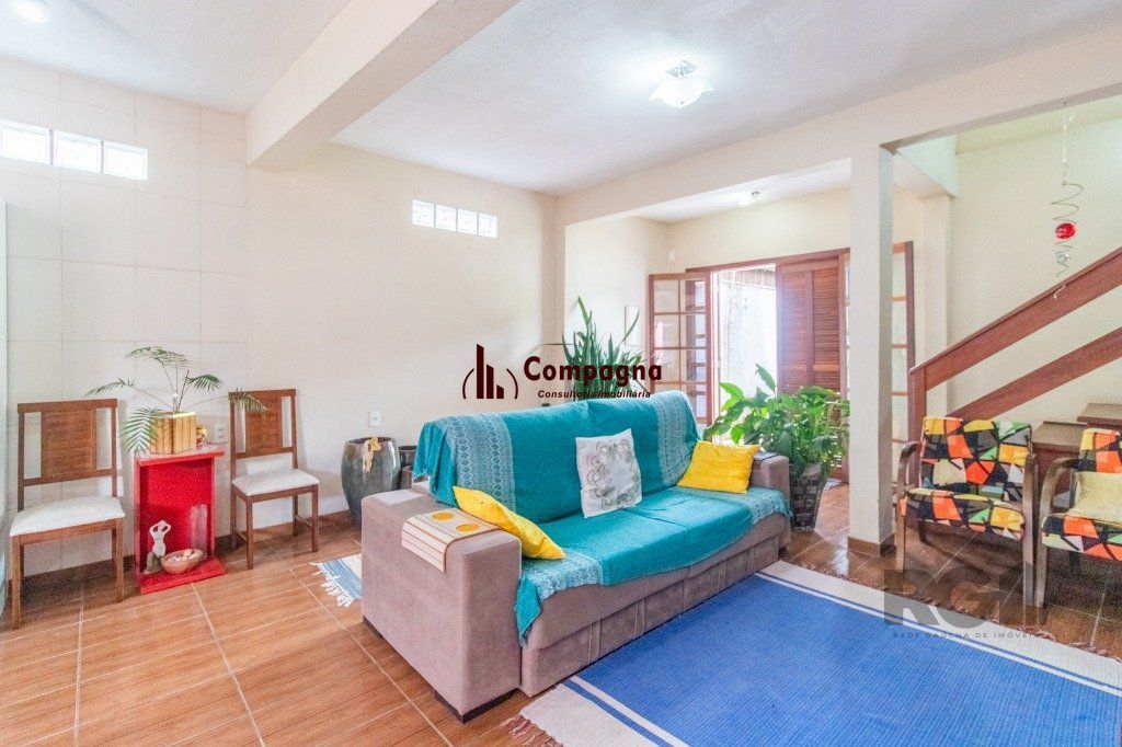 Casa com 3 dormitórios e 3 vagas no bairro Santa Tereza — foto 2